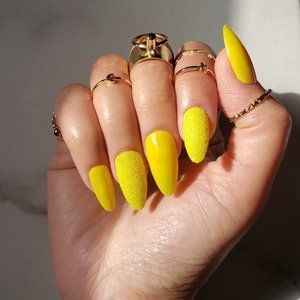 Sunny Sunshine Almond Shaped Gel Press Ons